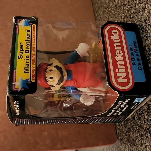 Nintendo - Picture 2 of 8